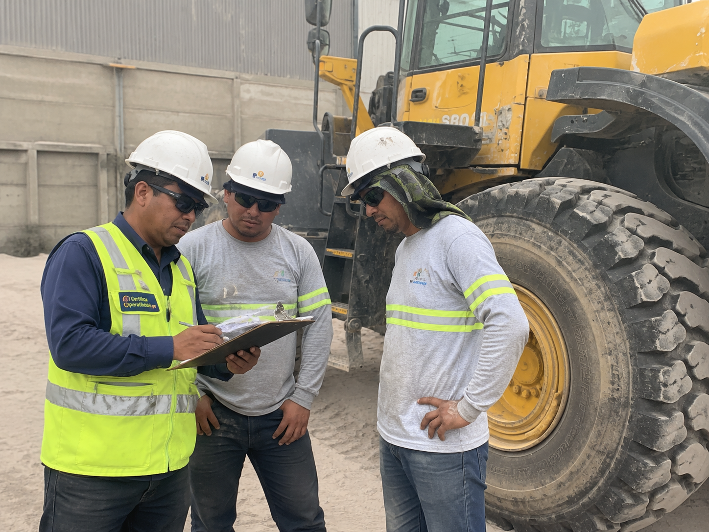 Inspección técnica para certificado de operatividad de maquinaria pesada